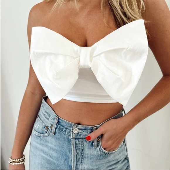 Show Me Your MuMu Tops - Show Me Your Mumu Big Bow Top - White
Taffeta - NWT
